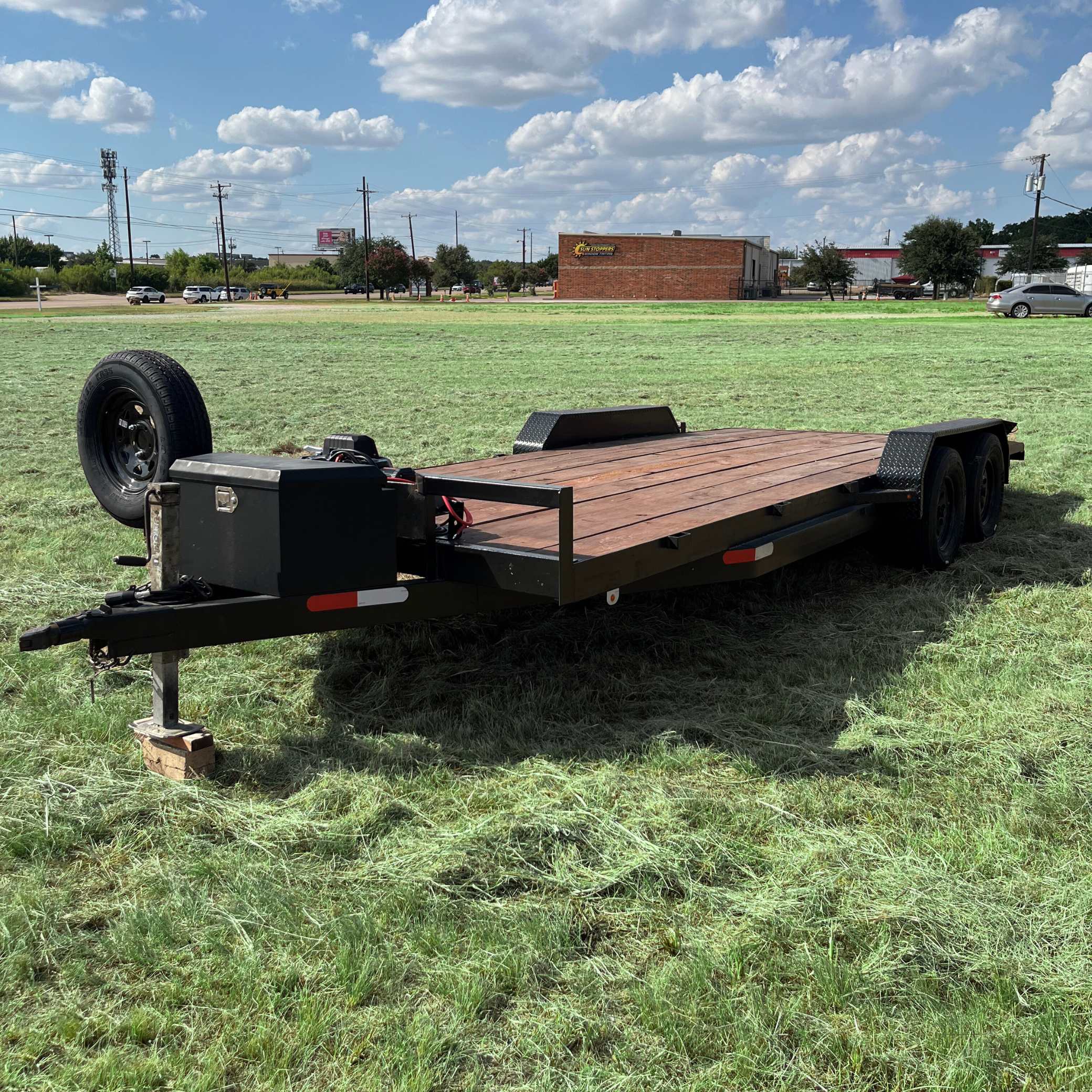 Car hauler trailer rental Fort Worth Texas - 20ft flatbed with wood deck